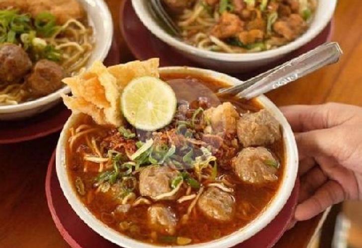 Sop Gurame Mbak Lili: Rahasia Rasa yang Bikin Warga Cilacap Rela Antre